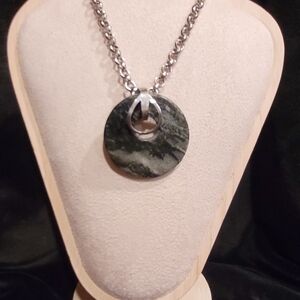 Round Green Stone Pendant Necklace - Unbranded